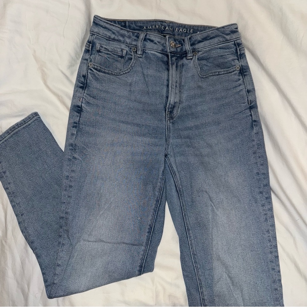 American Eagle Mom Straight Jeans
